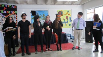 Café literario en Colegio Diego Velázquez marca consolidación de convenio Escuela-Universidad