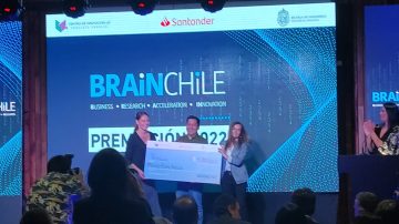Profesor René Venegas participa de grupo interdisciplinario #StopFakeNews finalista en concurso Brain Chile de la PUC