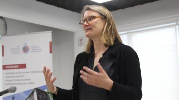 Jornada de eyetracking y comprensión del lenguaje proyecta convenios de investigación con universidad de Finlandia